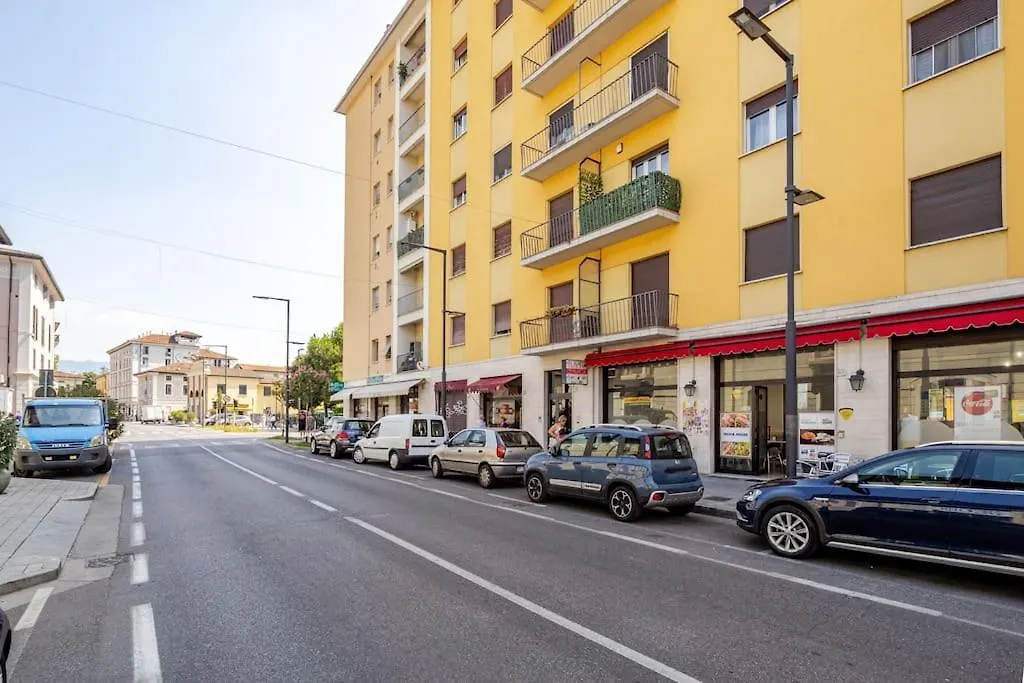 Stazione-Metro Luxury Apartment Brescia Italy